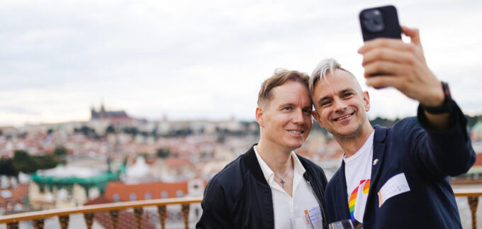 Váš hlas je důležitý. Vyplňte dotazník o&nbsp;zkušenostech LGBTQ+ lidí v&nbsp;práci