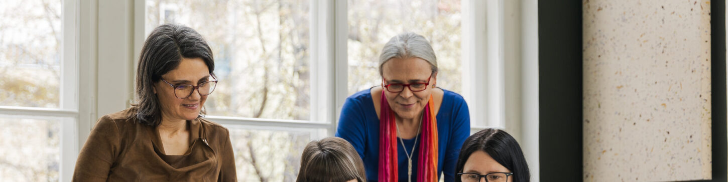 Váš hlas je důležitý. Vyplňte dotazník o zkušenostech LGBTQ+ lidí v práci