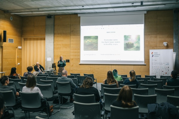 2025-11-11_Ai-a-diverzita_by-adam-costey-com_014