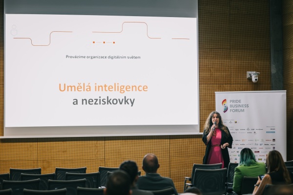 2025-11-11_Ai-a-diverzita_by-adam-costey-com_016