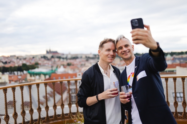 https://www.pridebusinessforum.com/app/uploads/gallery/prague-pride-erg-networking-2025/thumbs/thumbs-Prague_Pride_Networking_2025_07_31_0091_FotilAdamMracek_E40A3018.jpg